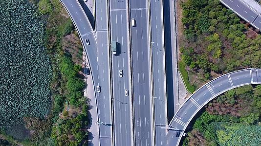 武汉洪山区高速路绿化线4K航拍合集视频的预览图