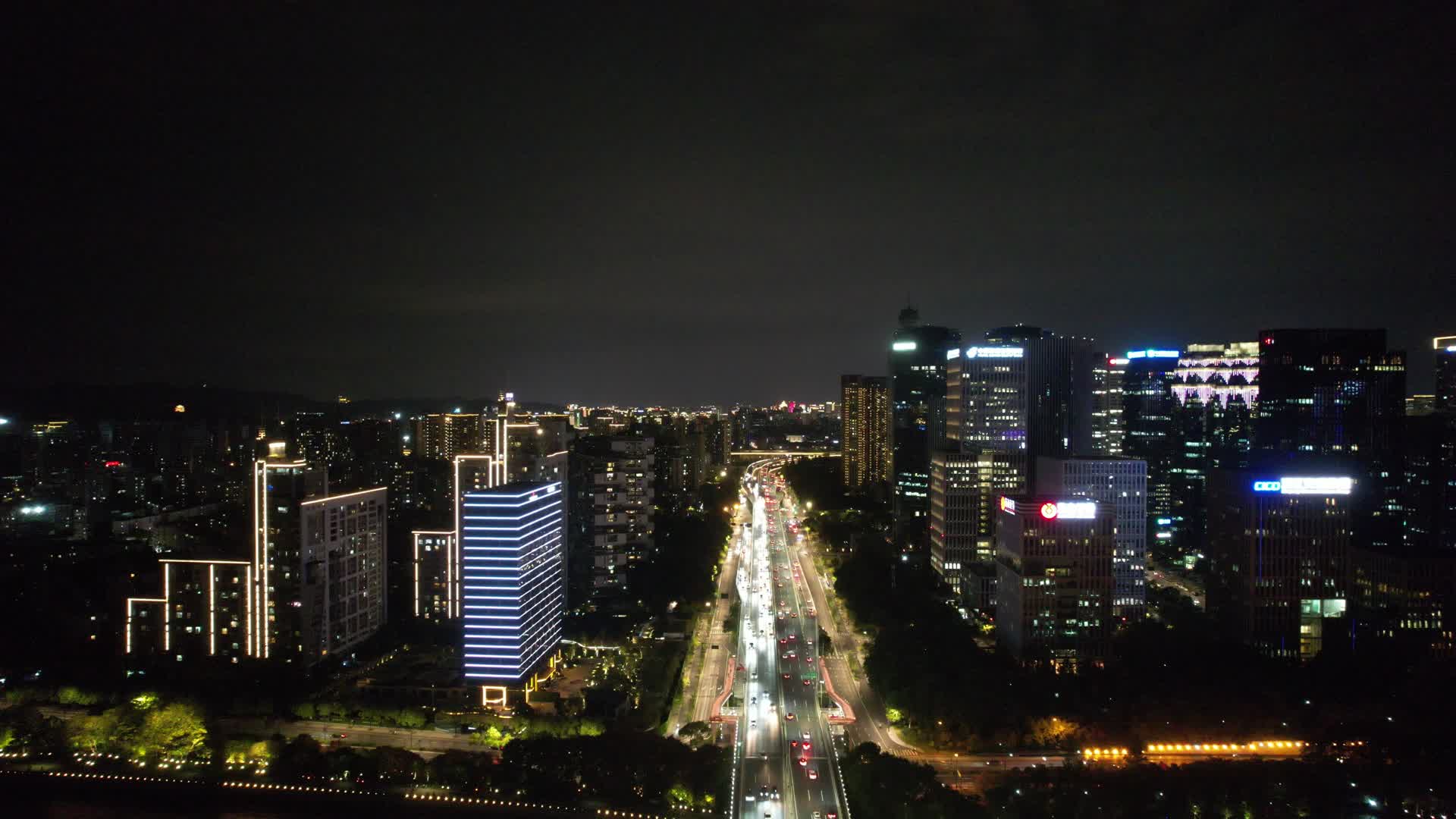 浙江杭州城市夜景交通航拍视频的预览图