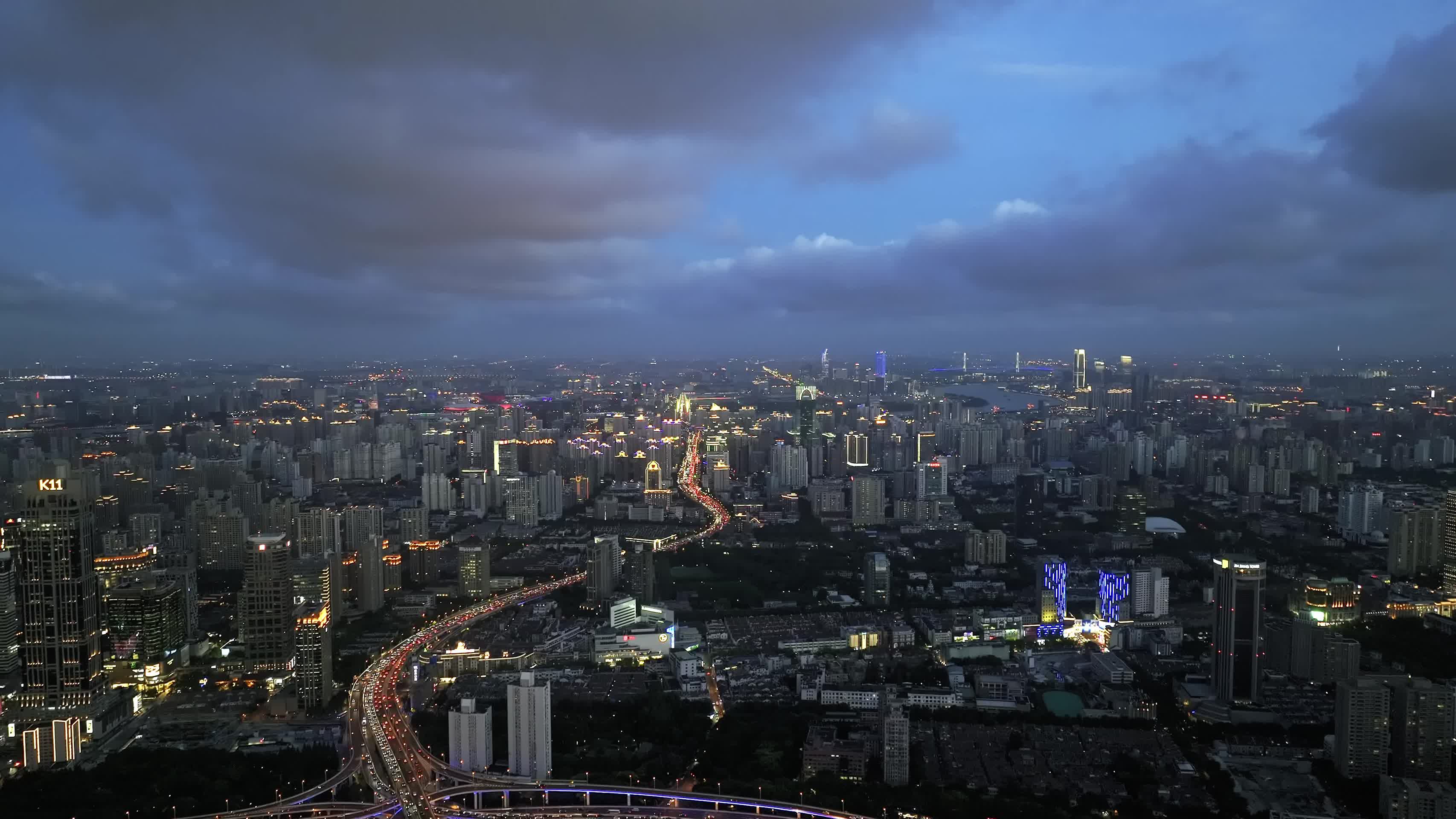 上海城市高架城市天际线夜景航拍视频的预览图
