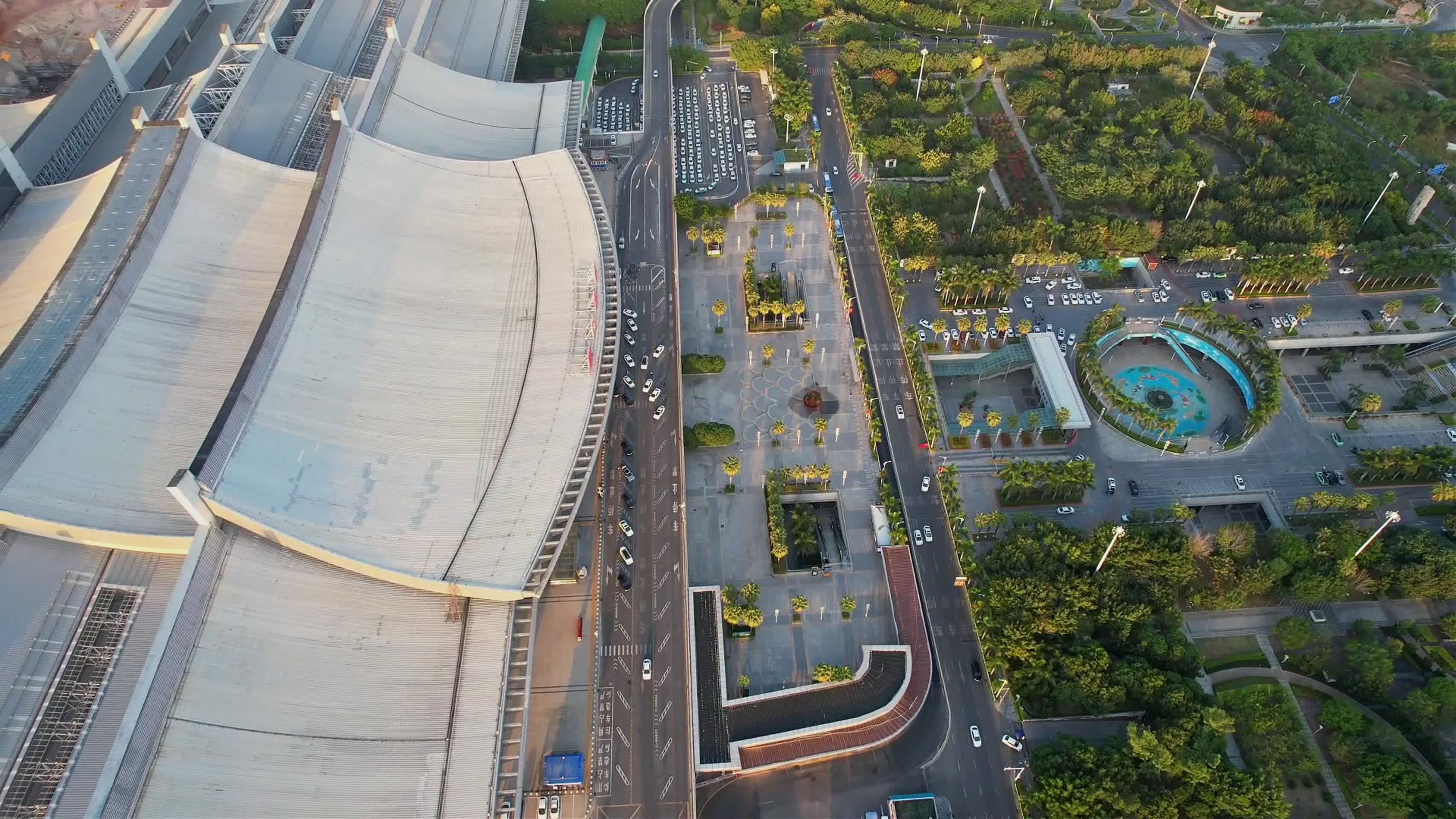 航拍厦门北站景观视频的预览图