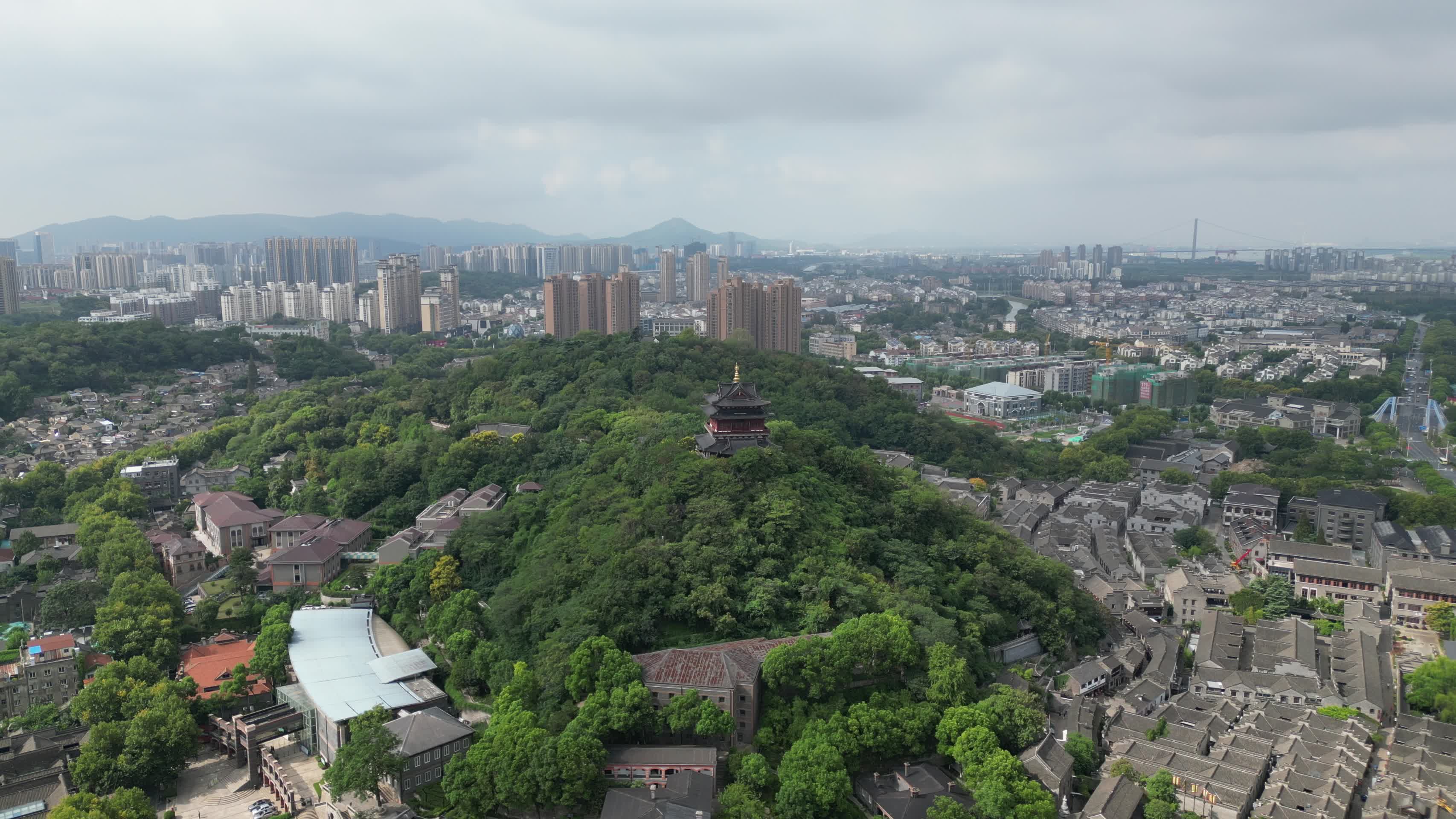 江苏镇江西津渡历史文化街区航拍视频的预览图