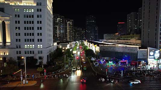 航拍江西南昌城市夜景交通视频的预览图