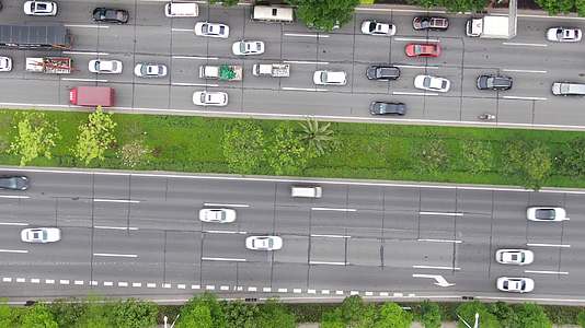 俯拍城市拥堵交通视频的预览图