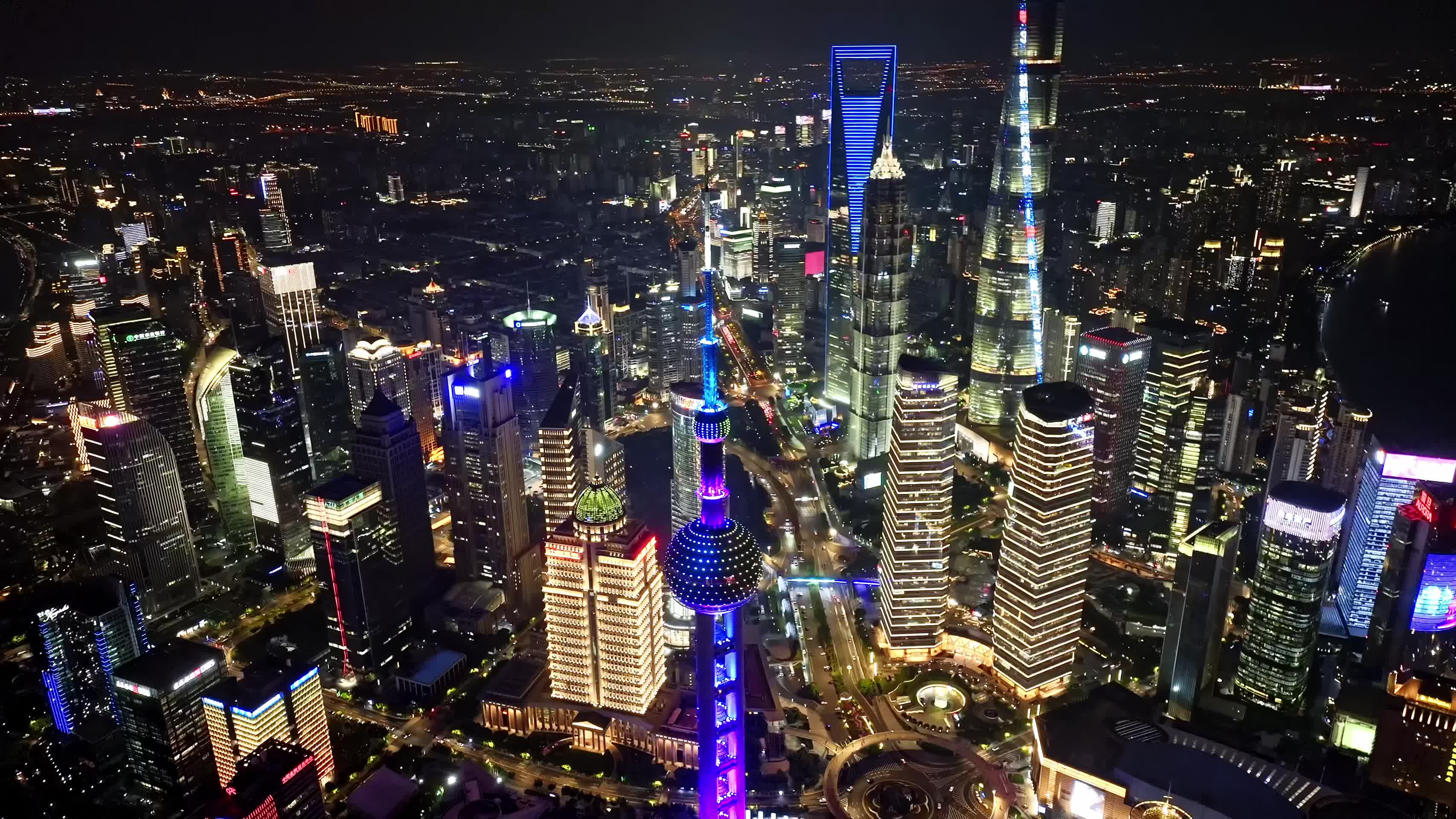 上海东方明珠北外滩夜景航拍视频的预览图