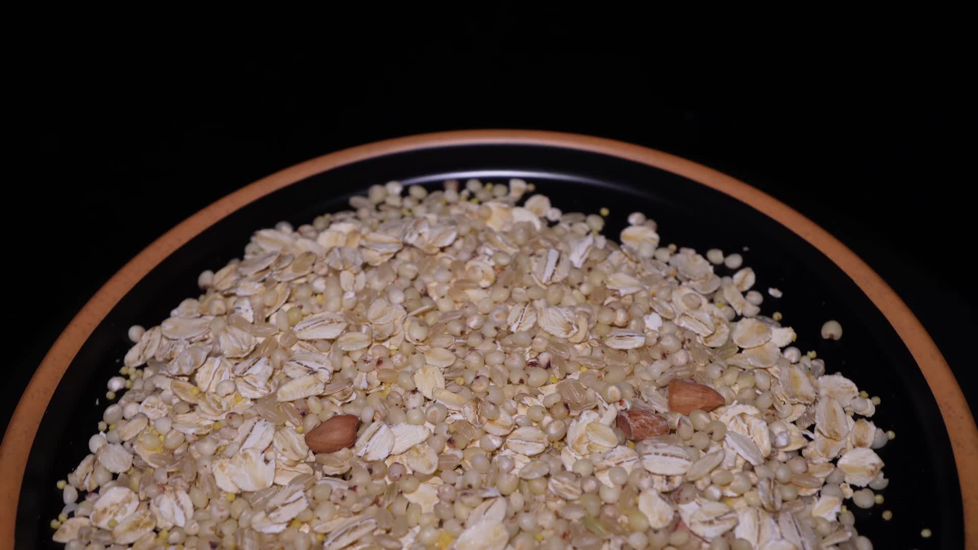 养胃燕麦花生纤维粥粗粮粥杂粮粥食材材料视频的预览图