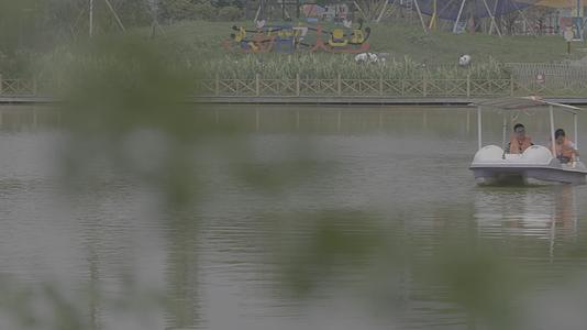 4K实拍湖面划船多组画面视频的预览图