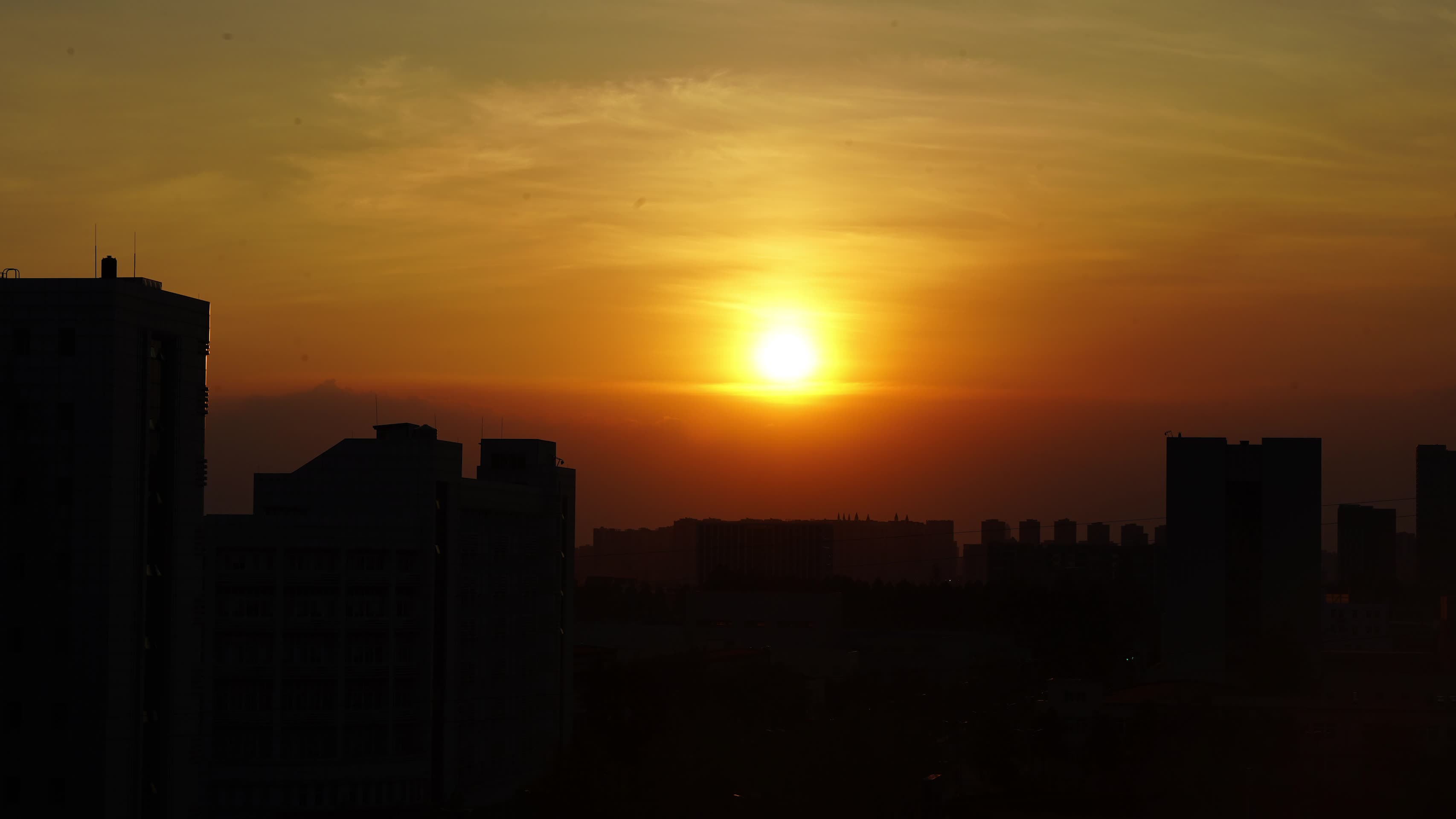 4K城市夕阳黄昏日落延时视频的预览图