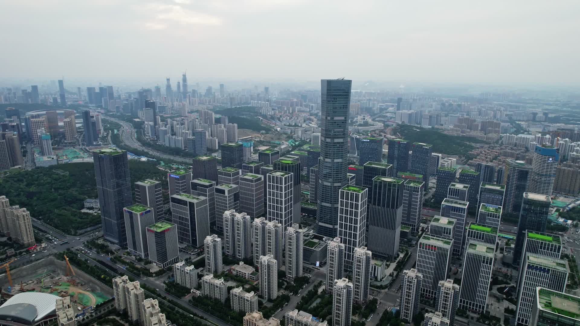 山东济南城市地标汉峪金谷航拍视频的预览图