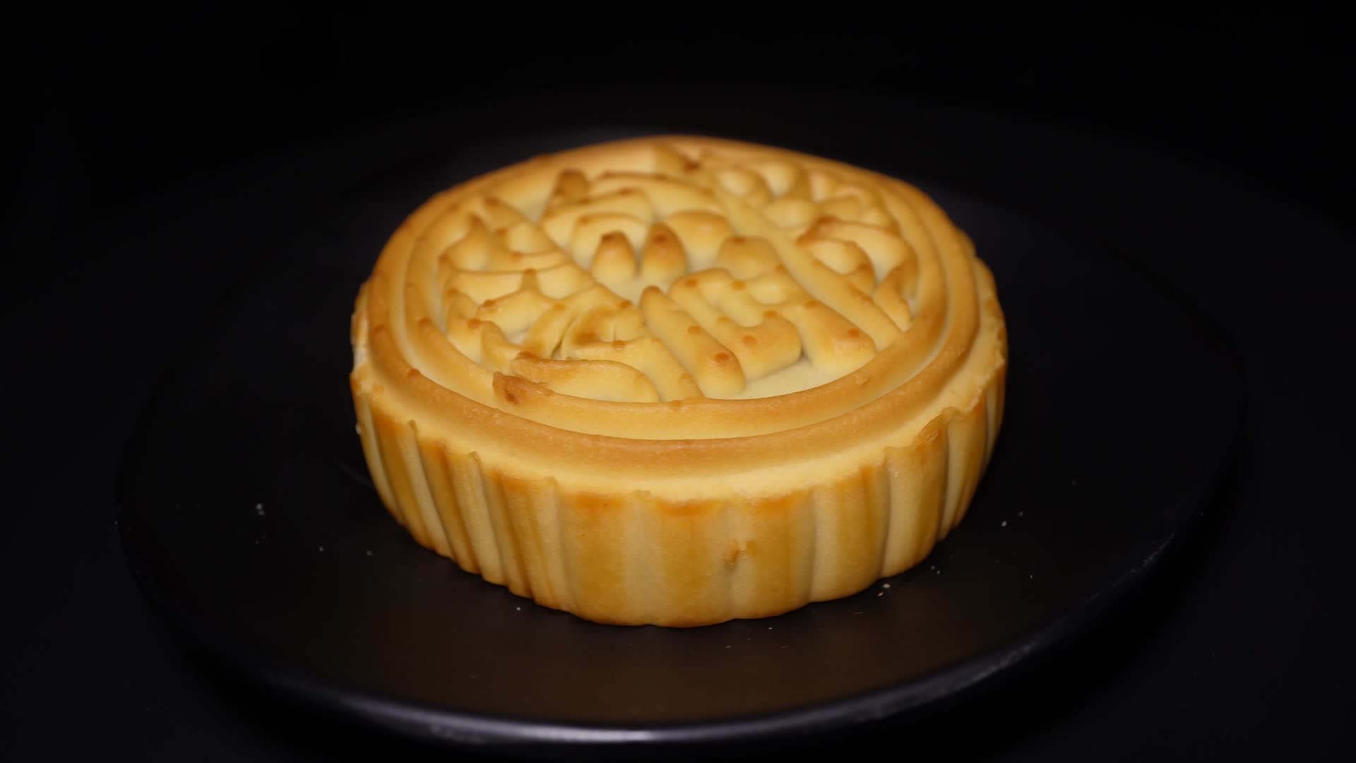 豆沙月饼中秋甜品糕点视频的预览图