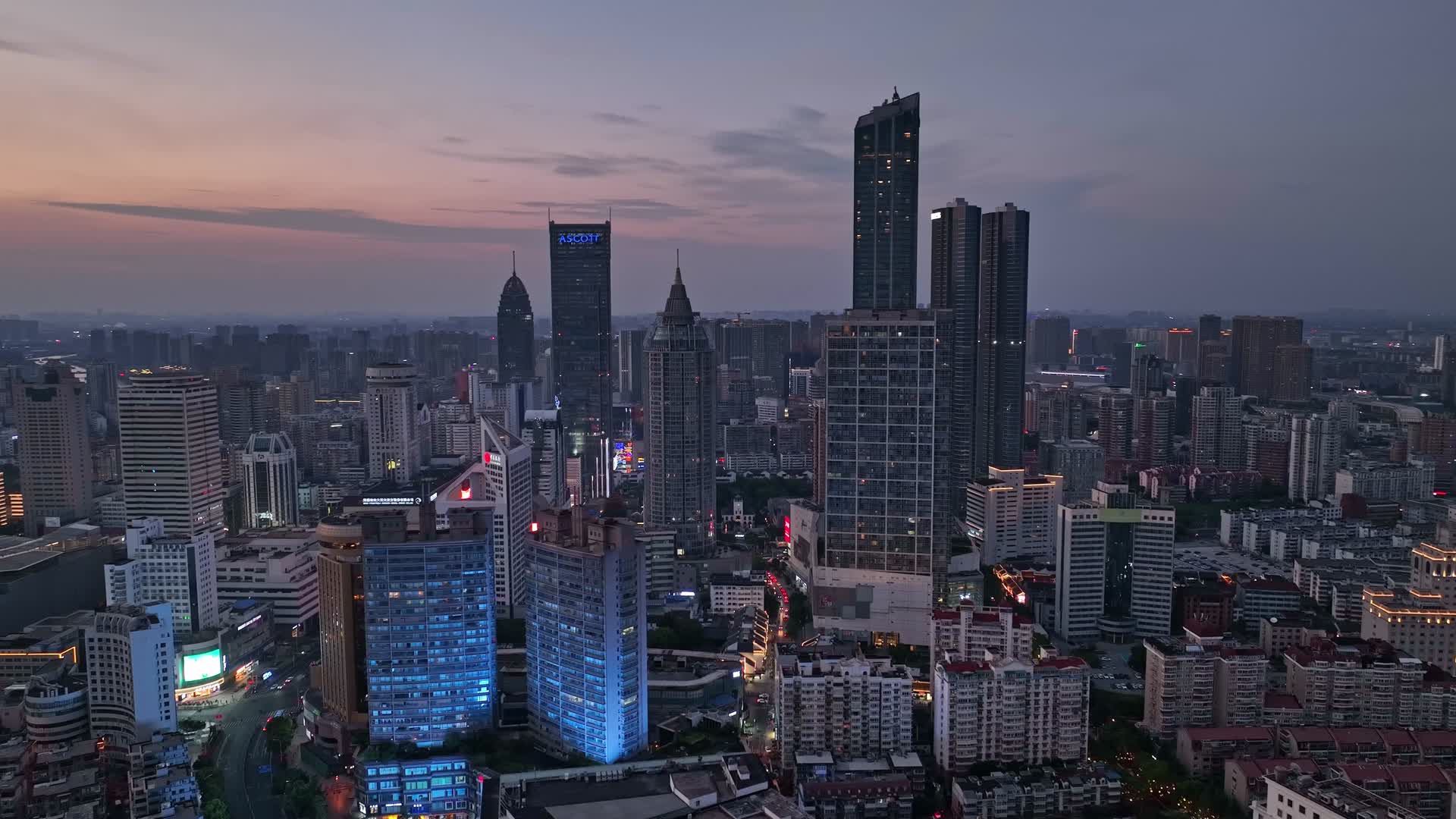 无锡城市航拍城市延时无锡市中心繁华夜景视频的预览图