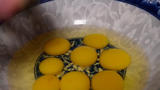 营养品鹌鹑蛋与蛋白质视频的预览图