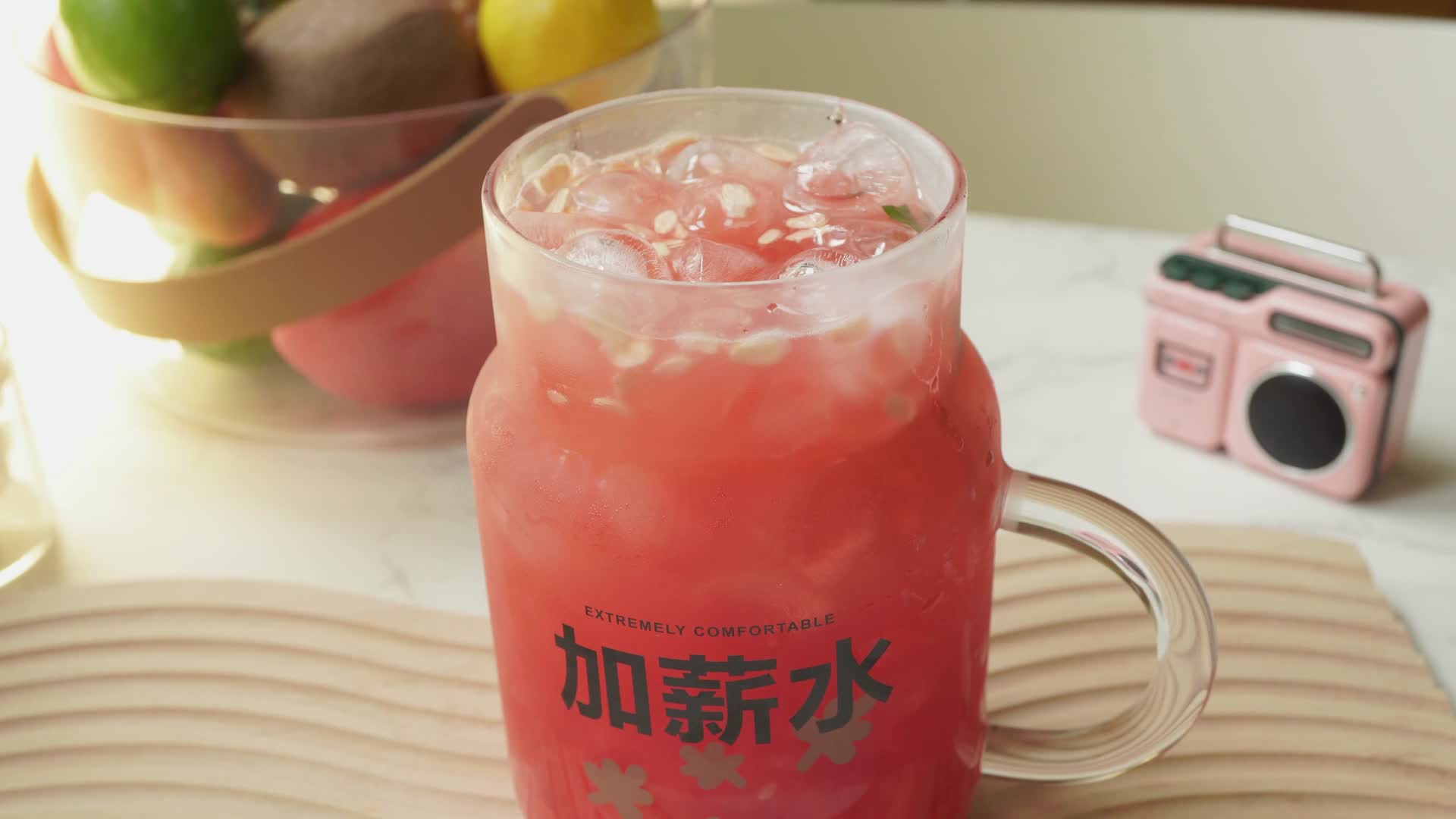 饮料西瓜果茶西瓜汁解渴冰饮视频的预览图
