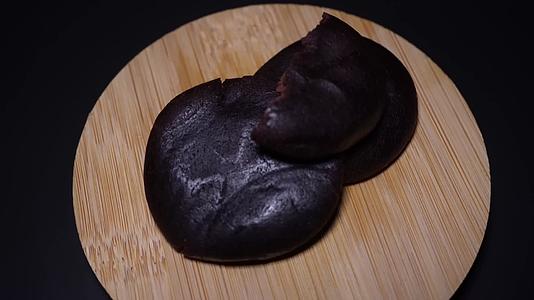 夹心软曲奇巧克力曲奇饼干糕点视频的预览图
