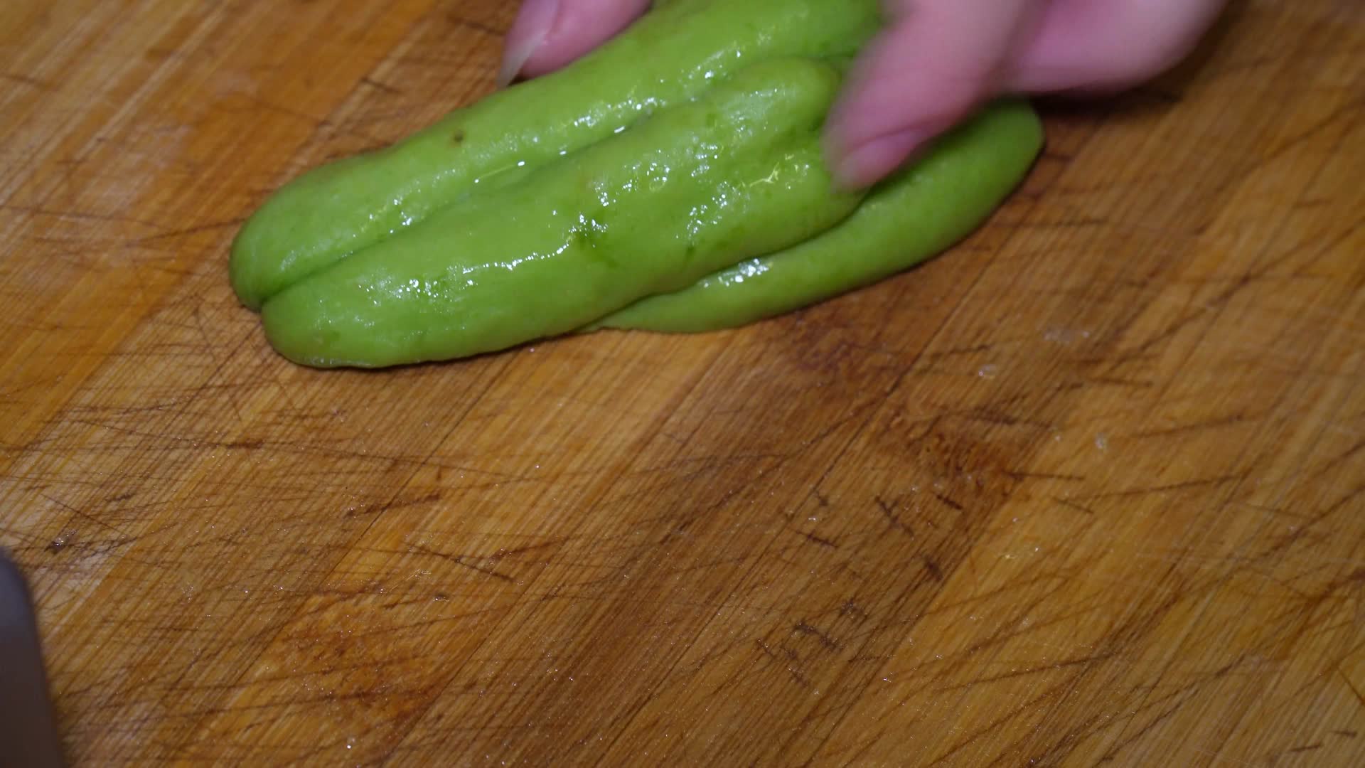 清洗佛手瓜洋瓜切片做菜视频的预览图