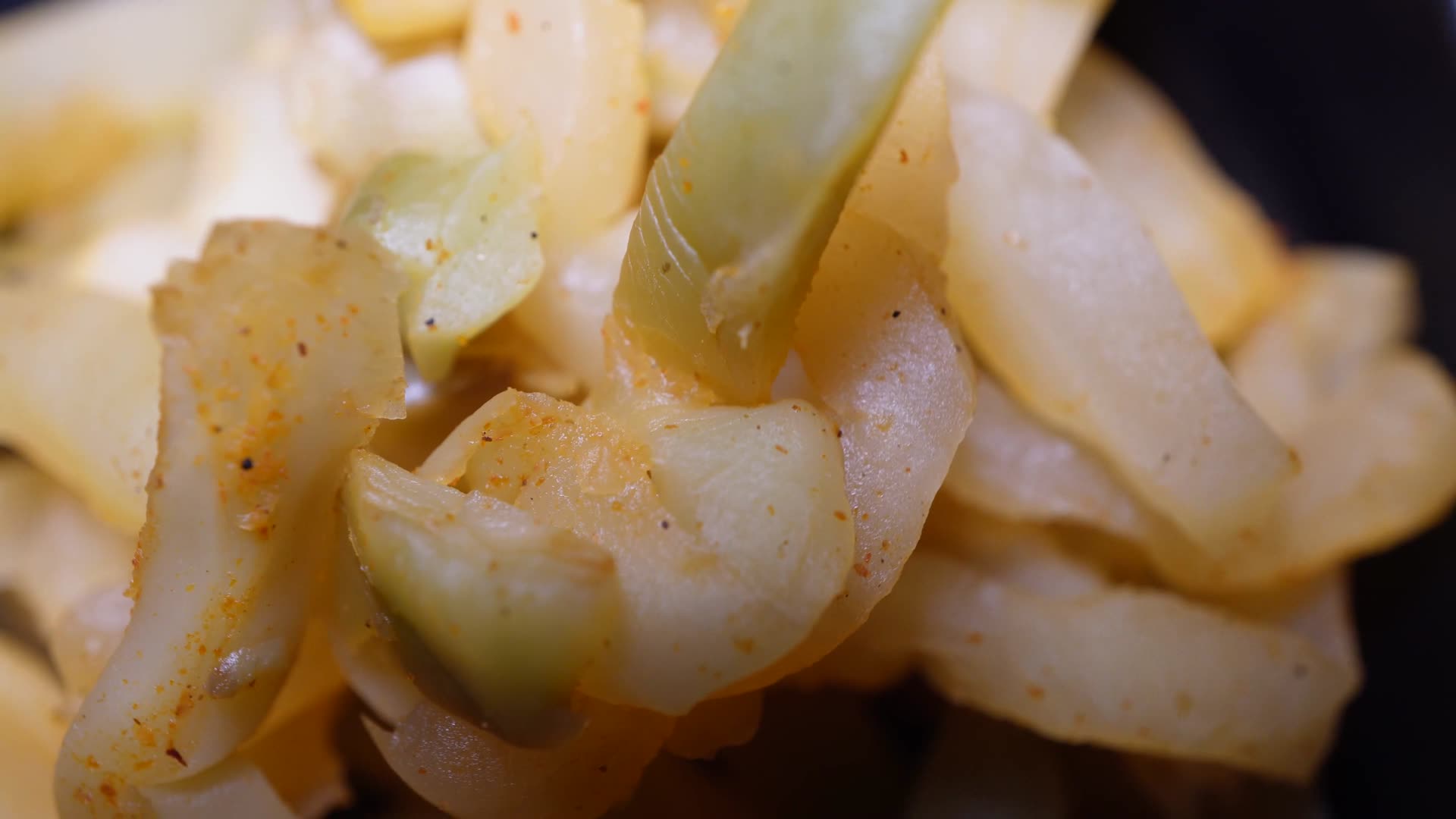 榨菜咸菜腌制泡菜腌菜下饭佐餐视频的预览图
