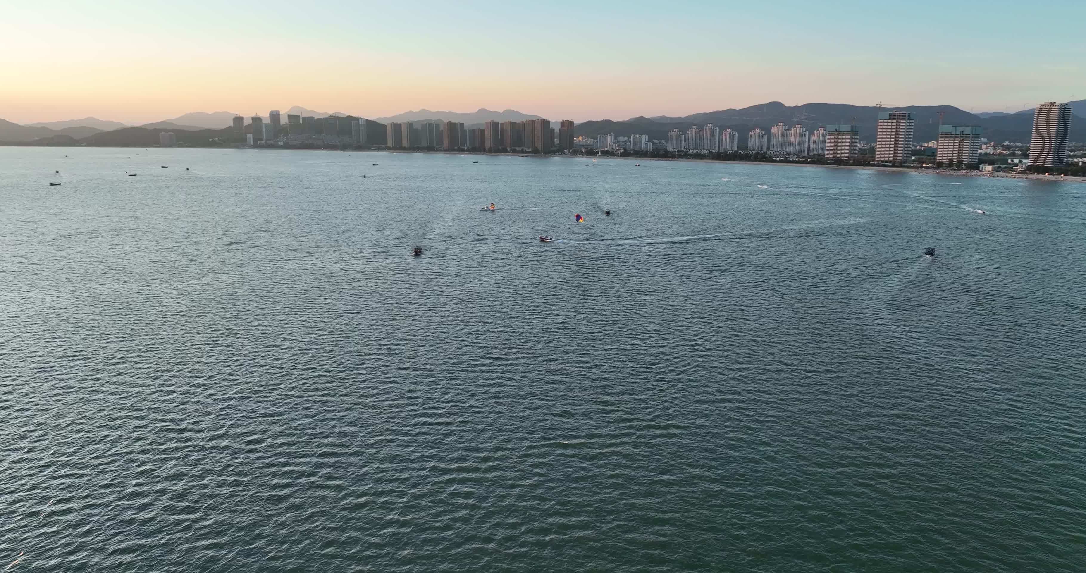 广东省惠州市双月湾航拍视频的预览图