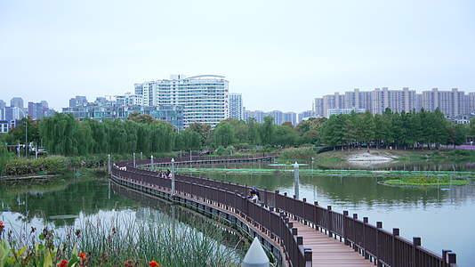 武汉南湖幸福湾水上公园视频视频的预览图