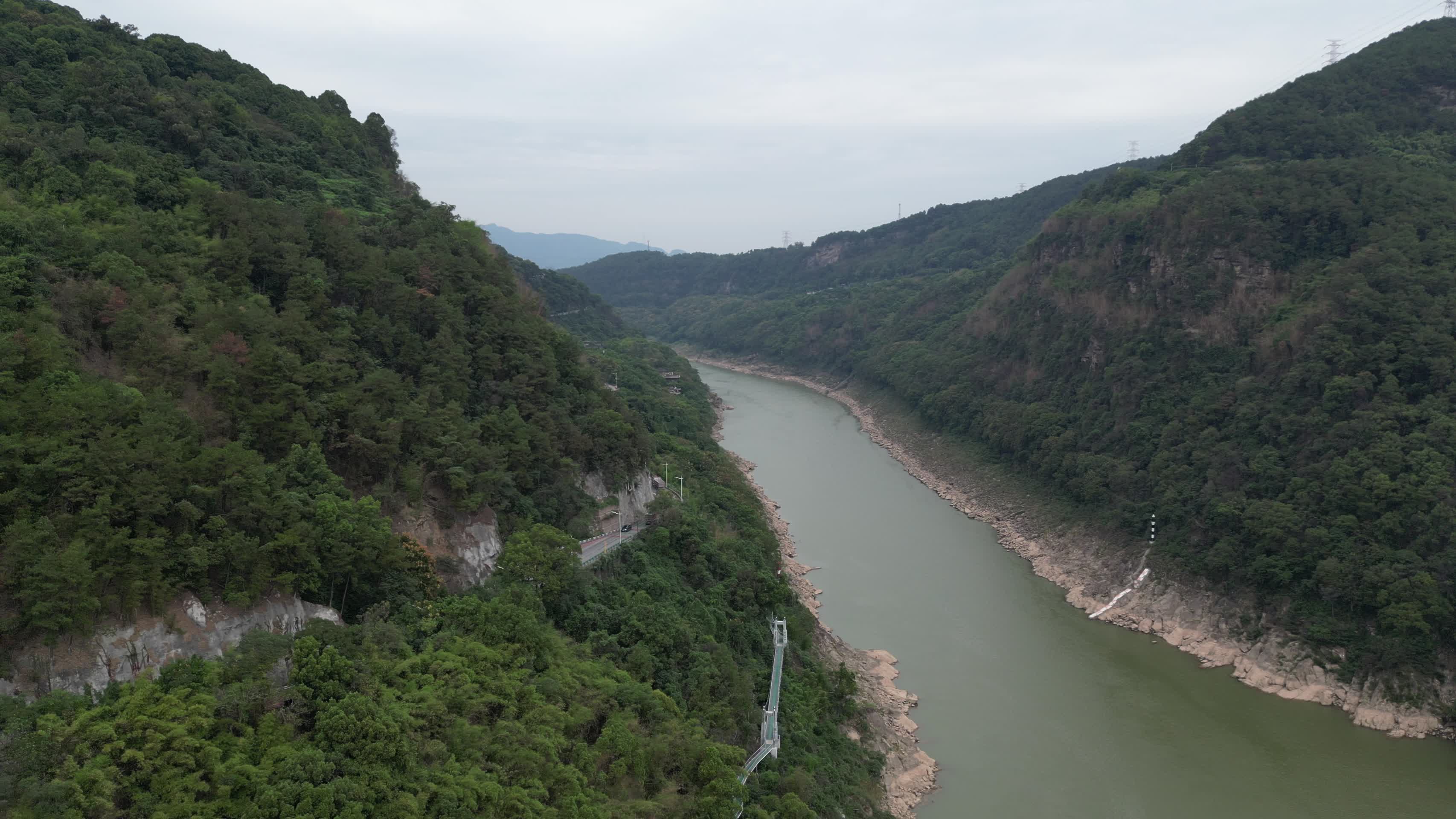 重庆北碚温塘峡景区塔自然景观航拍视频的预览图