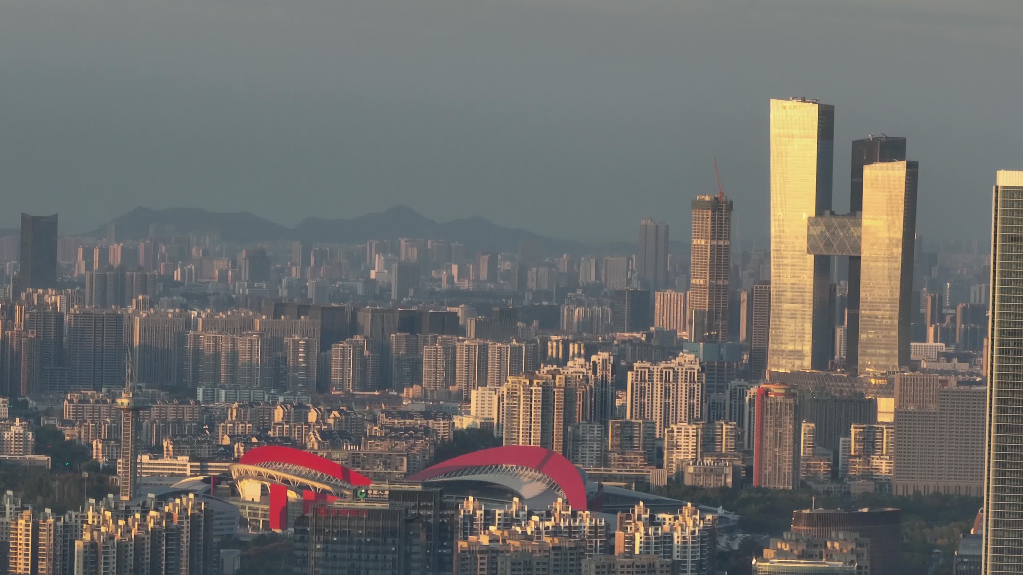 航拍南京建邺区河西商务区日落风光视频的预览图