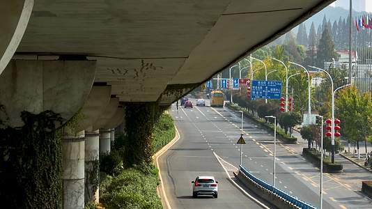 航拍南京新庄立交桥交通车流视频的预览图