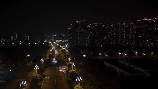 城市道路航拍夜景视频的预览图