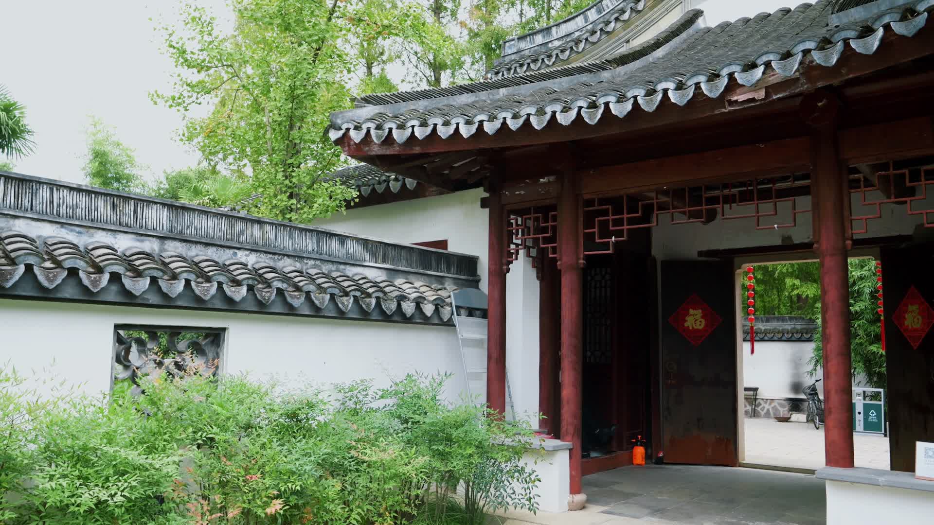 江南园林古典建筑中式庭院视频的预览图