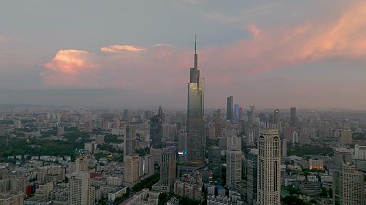 航拍南京绝美落日火烧云视频的预览图