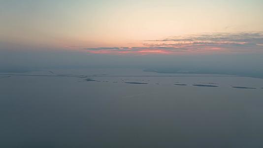 航拍日落时的南京溧水石臼湖风光视频的预览图