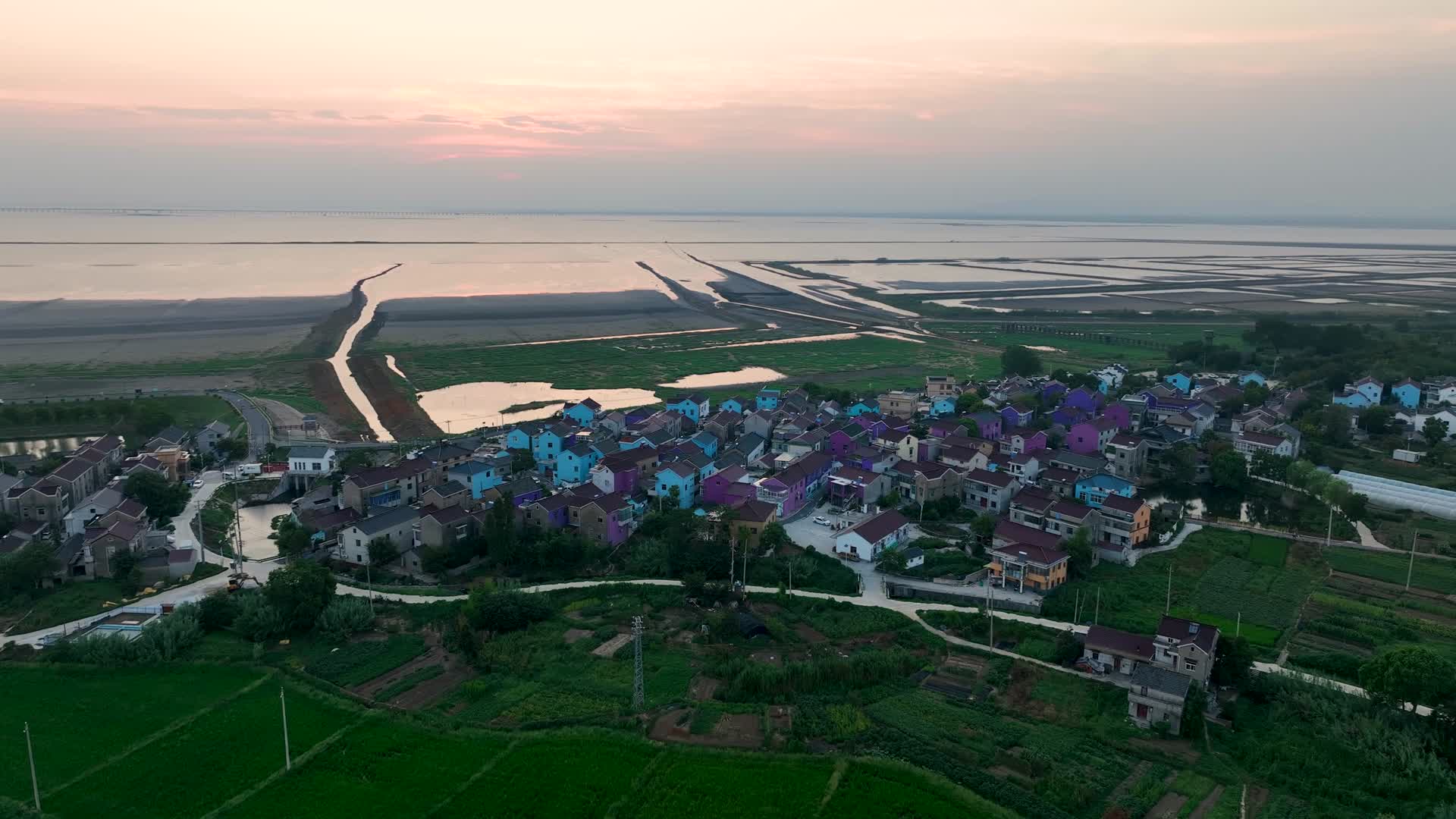 航拍南京溧水张许村的乡村风光视频的预览图