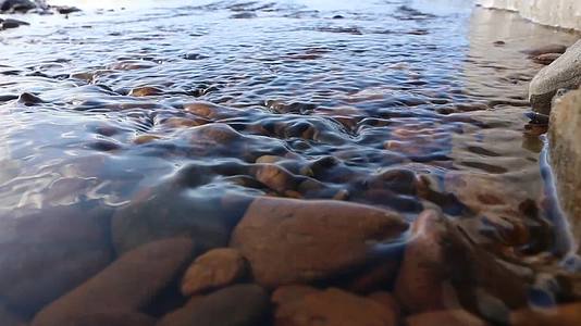 黑水兴安塔河小河石子视频的预览图