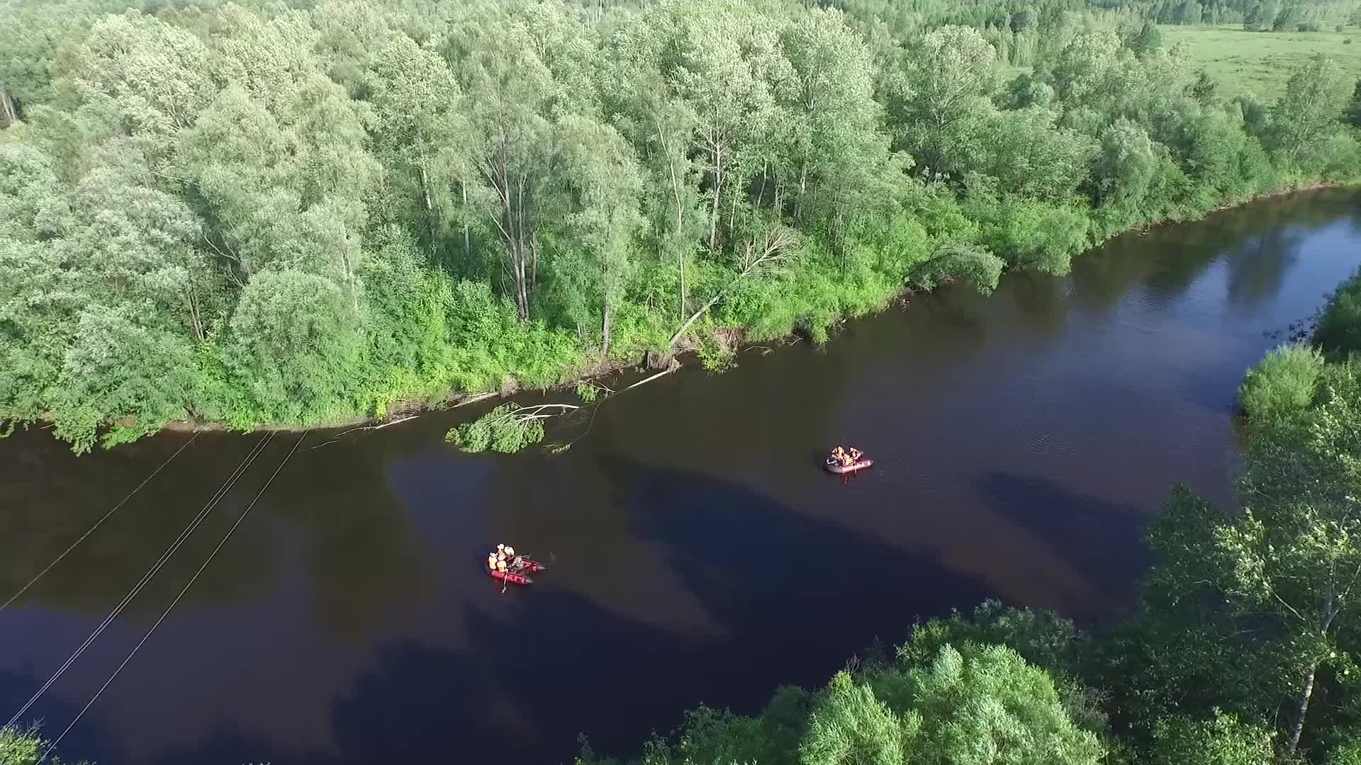 黑水兴安塔河划皮艇航拍视频的预览图