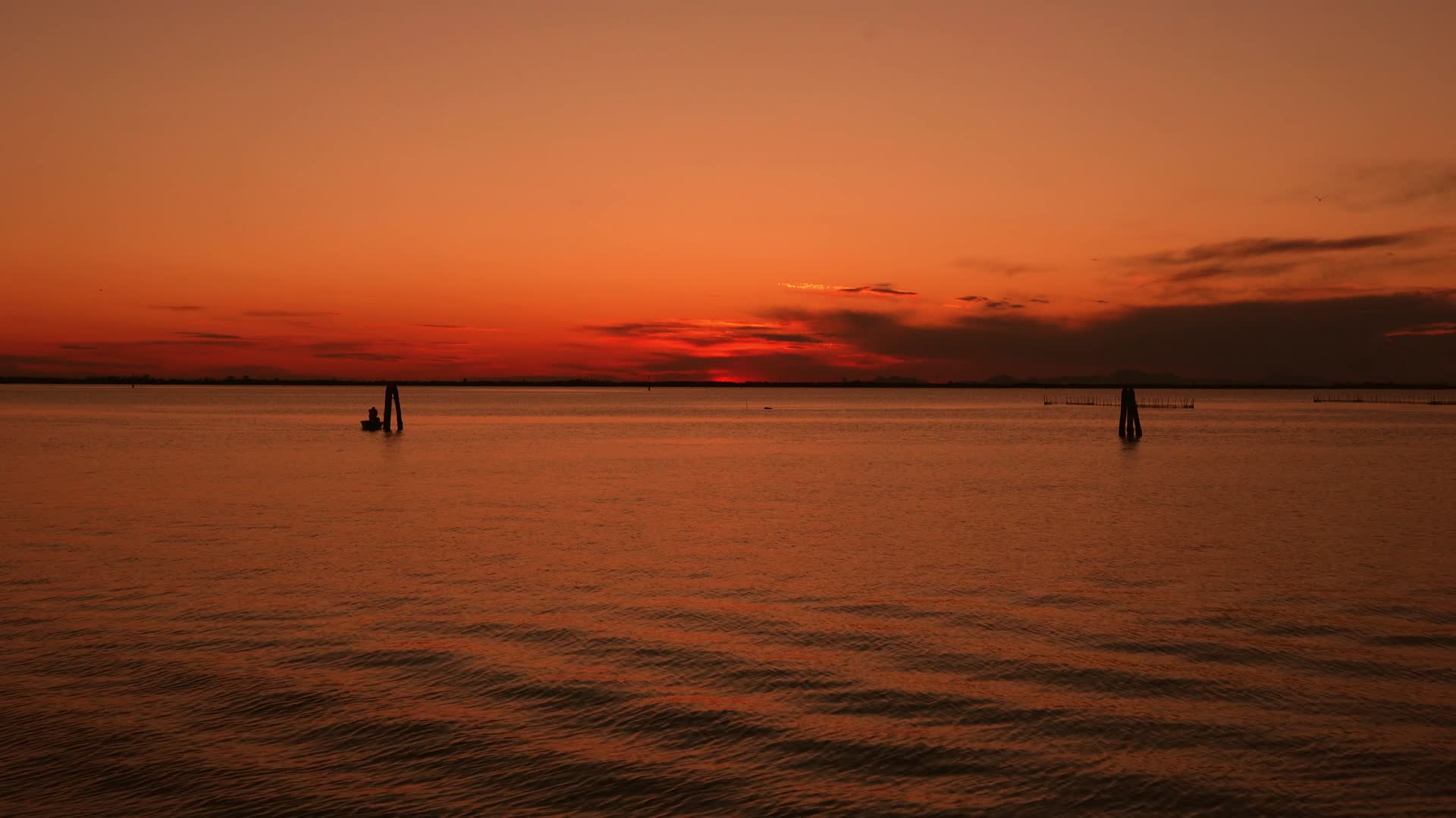 夕阳下的海视频的预览图