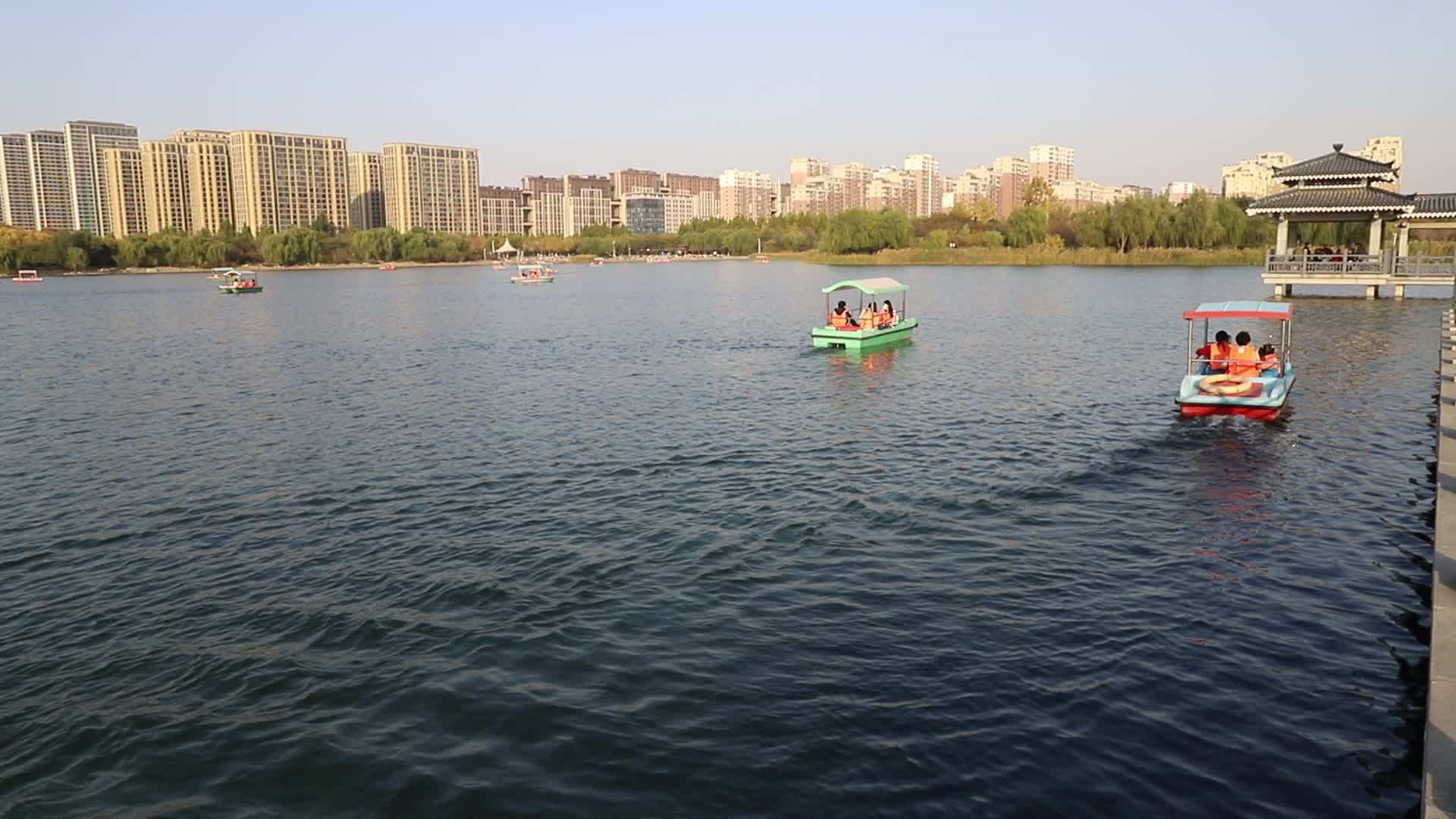 淄博齐盛湖景区划船游玩视频的预览图