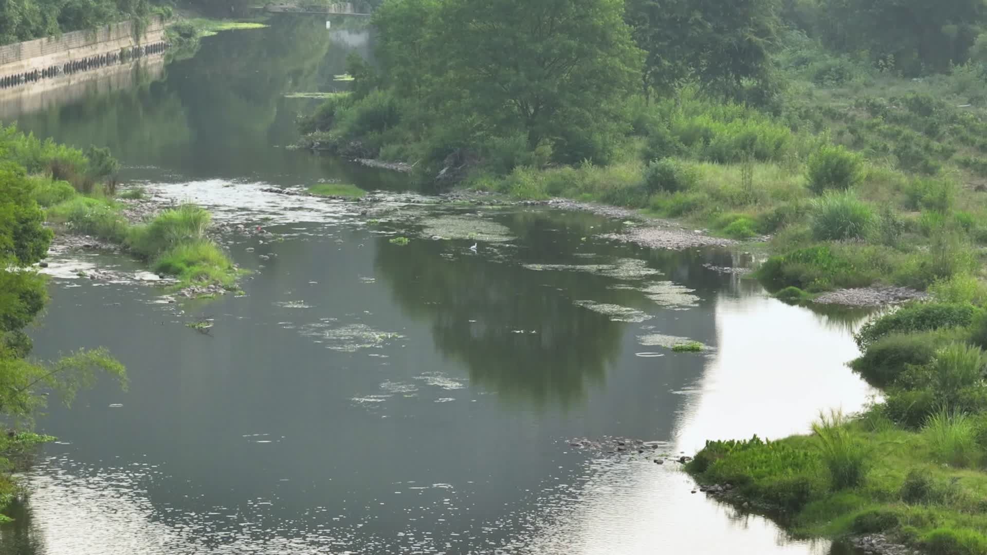 4K航拍桂林小溪流风光视频的预览图