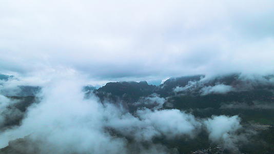 云海自然景观自然风光高清航拍视频的预览图