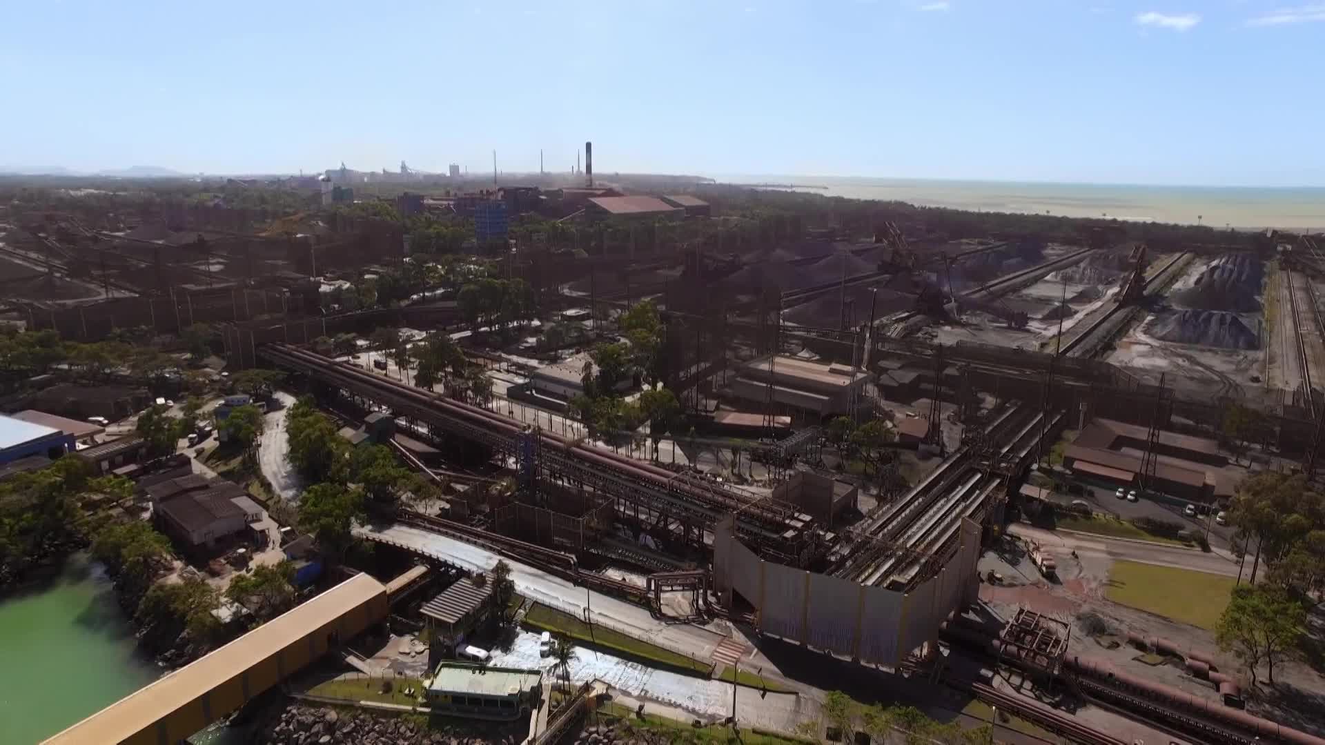 巴西铁矿石厂航拍视频的预览图