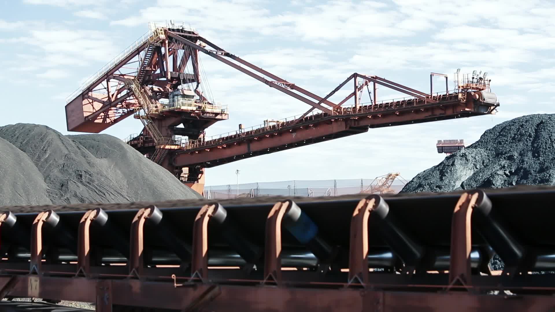 巴西铁矿石开采视频的预览图