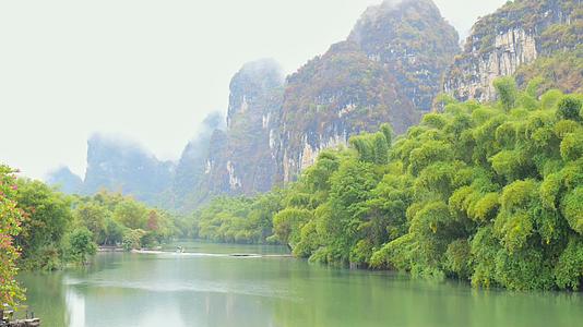 广西桂林山水遇龙河视频的预览图
