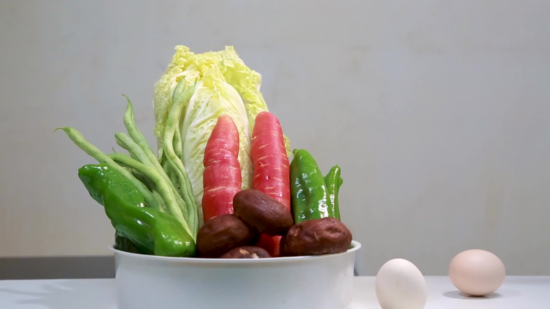 绿色新鲜蔬菜视频的预览图