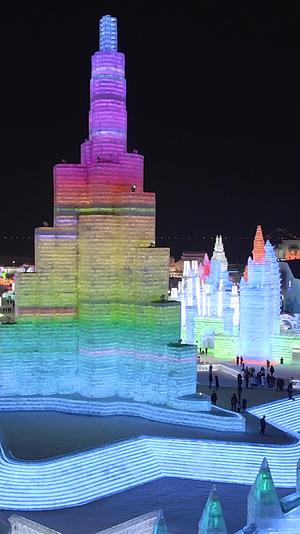 高清竖屏航拍哈尔滨冰雪大世界冰雕视频的预览图