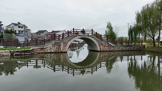航拍南京湖熟现代农业示范园区视频的预览图