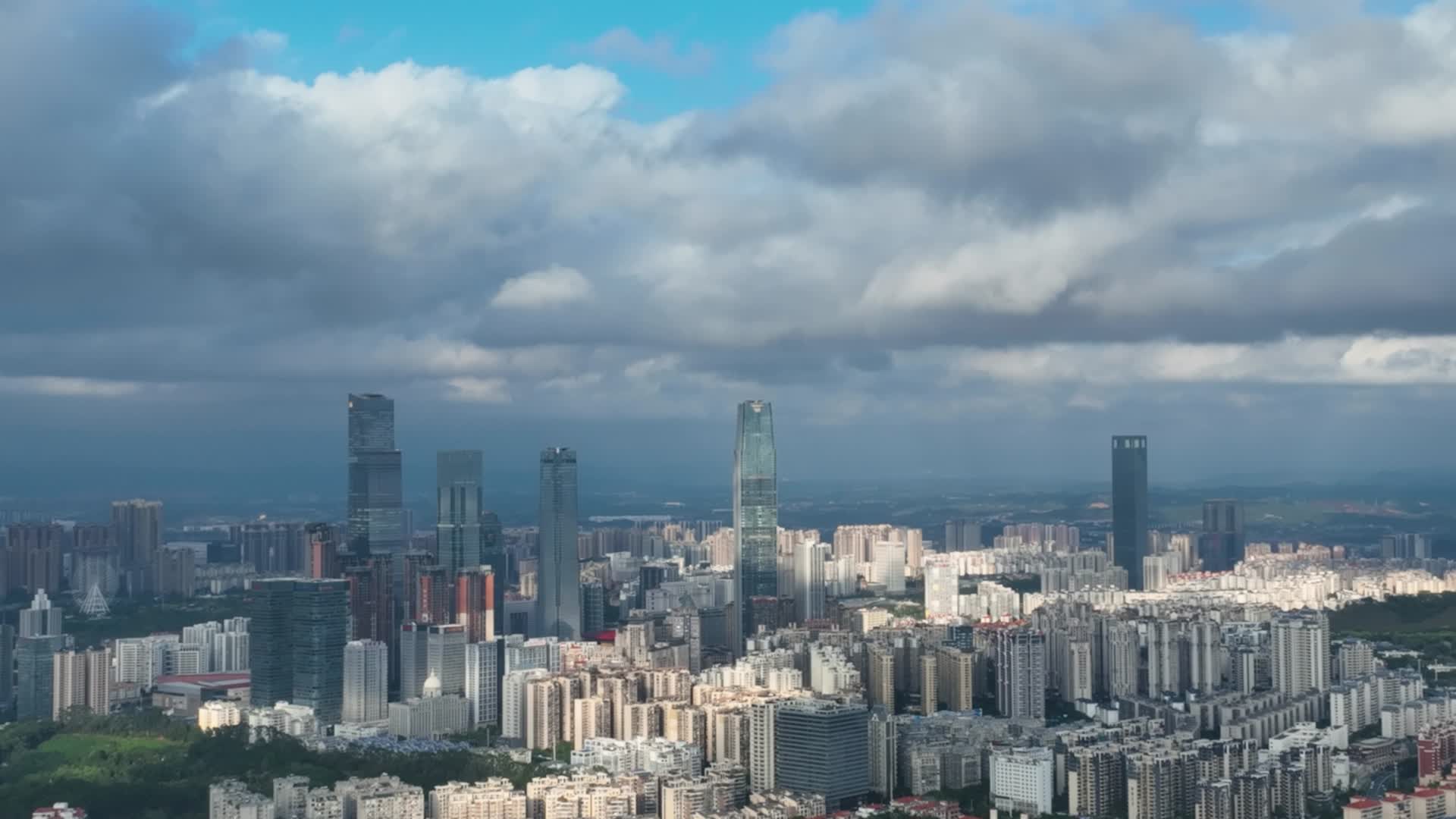 4K航拍南宁CBD商圈视频的预览图