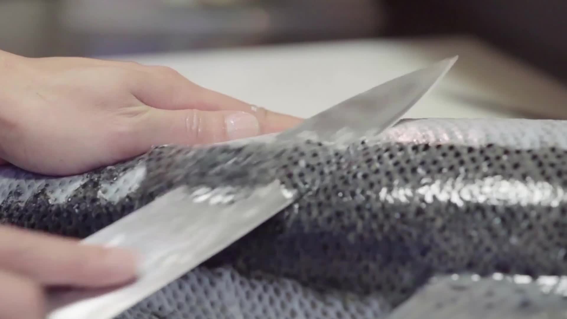 日本料理三文鱼刺身寿司店视频实拍视频的预览图