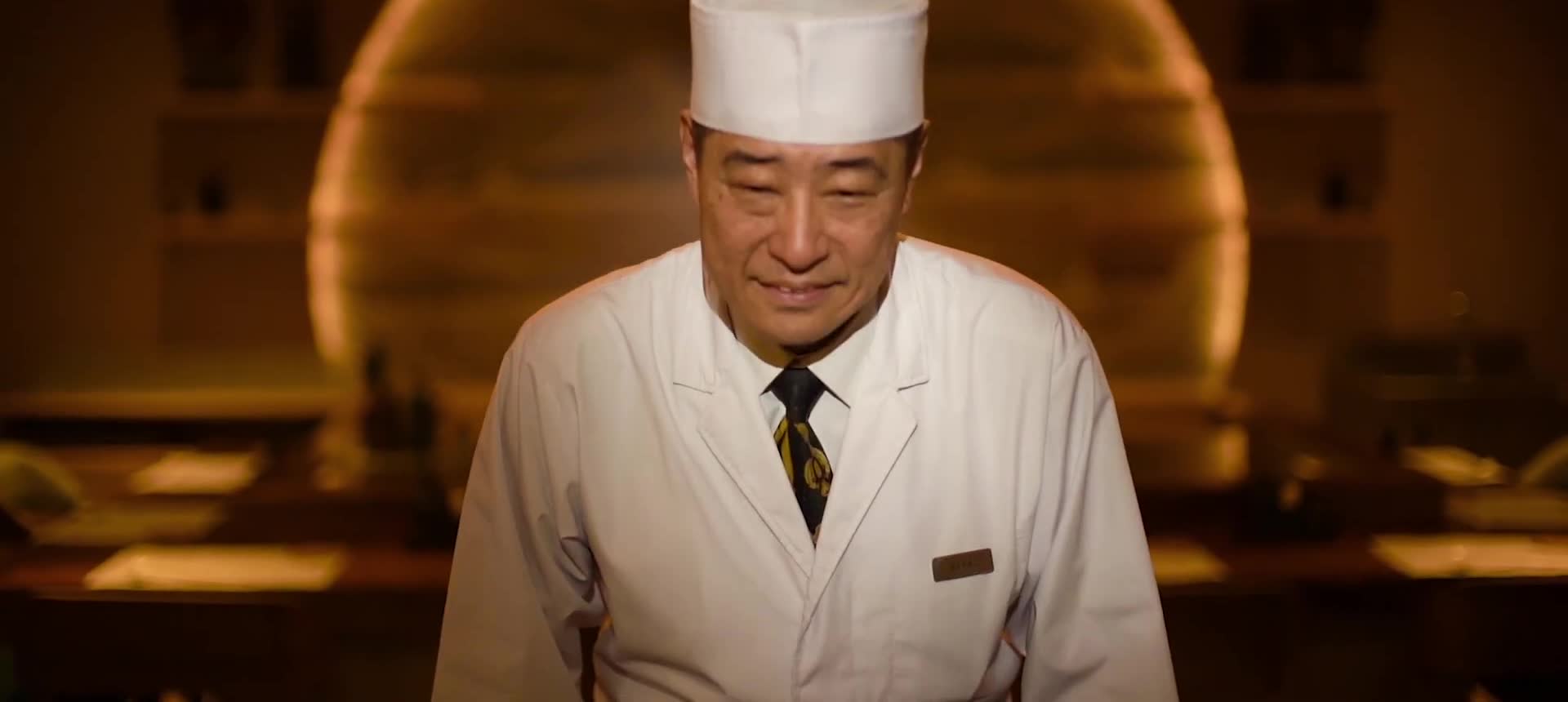 实拍寿司三文鱼制作美食栏目宣传视频视频的预览图