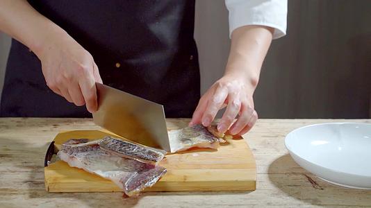 咸鱼菜品制作多镜头合集视频的预览图