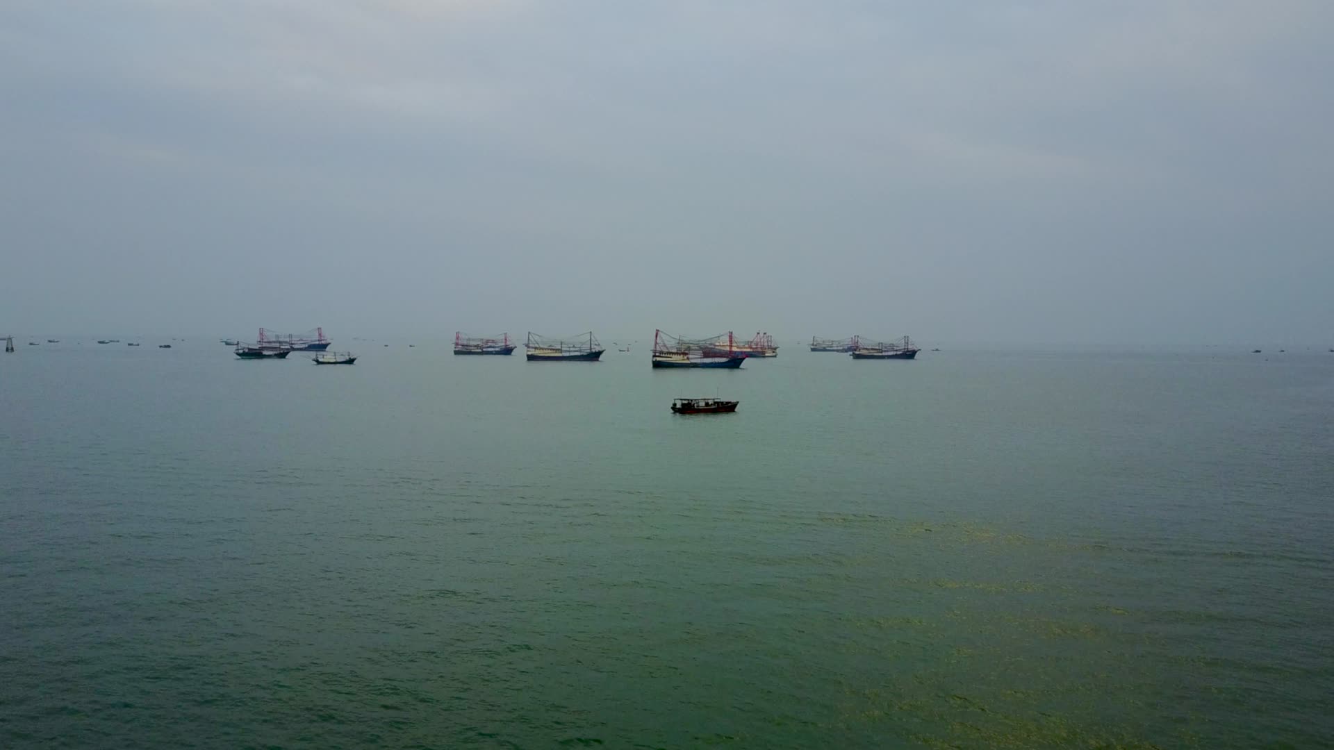 4K航拍广西北海银滩海岸风光视频的预览图
