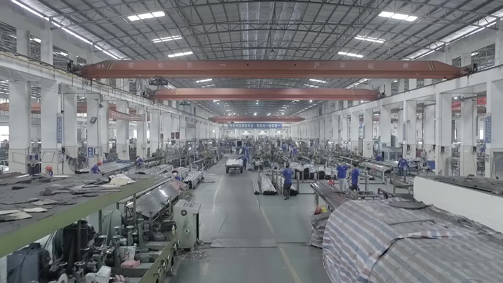 不锈钢生产车间航拍视频的预览图