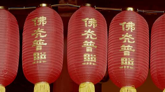 上海龙华寺寺庙新年烧香拜佛4K视频的预览图