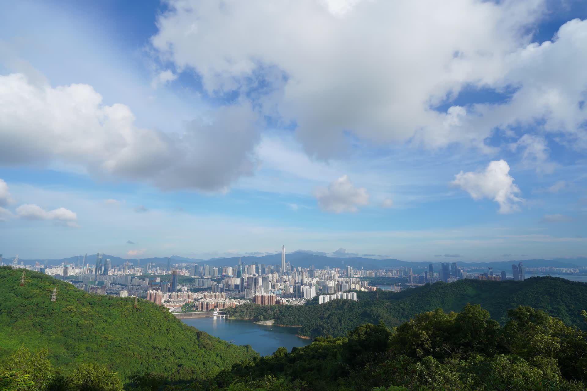 塘朗山远眺深圳福田区城市风光延时视频的预览图