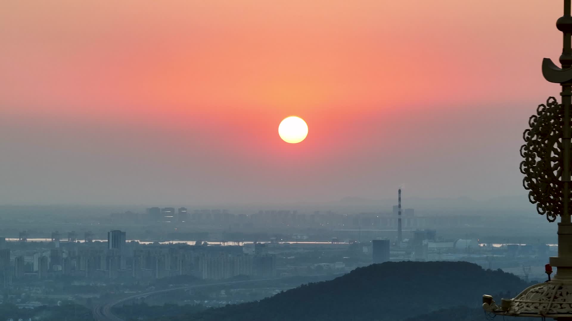 航拍南京地标建筑牛首山风景区视频的预览图